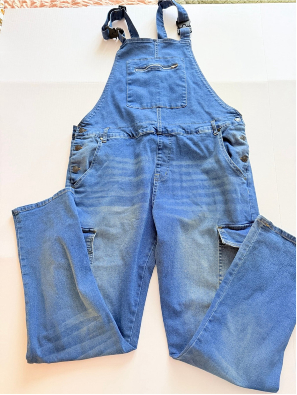 Forever 21 men medium wash denim overalls with adjustable shoulder straps XL